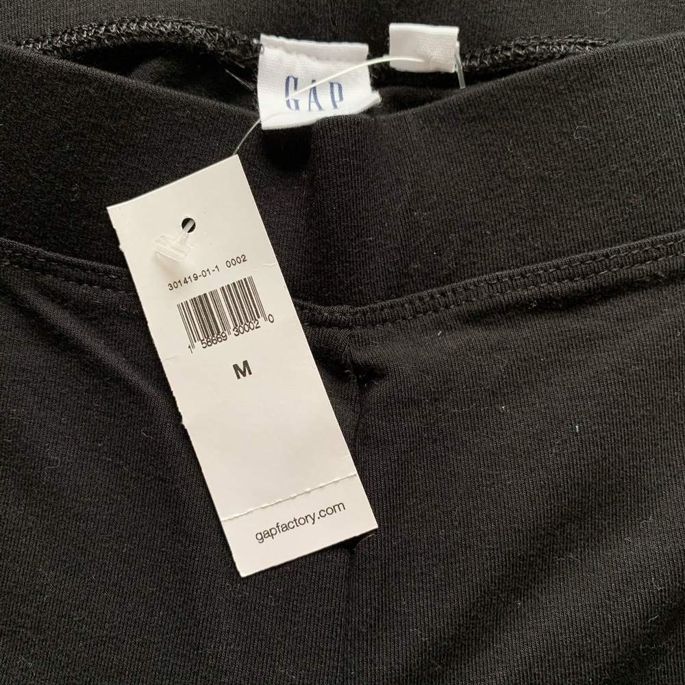 ⭐️NWT Gap Factory Black Leggings